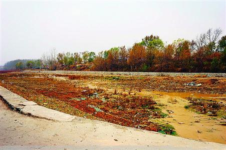 这条河见证了雷锋帮助村民的故事。 