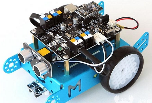 教育机器人升温 搭建自己的科技玩具 